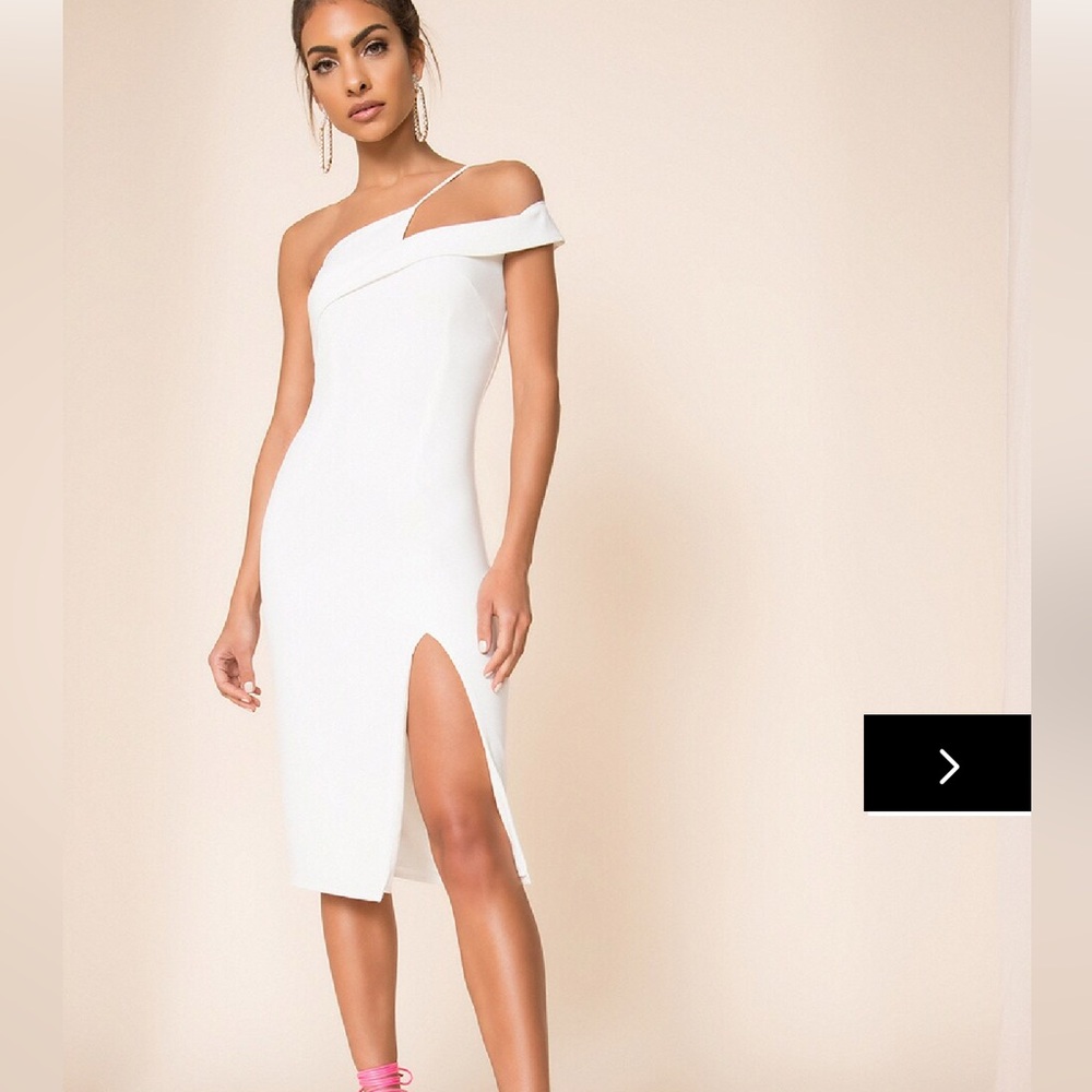 Superdown Jillian Asymmetric Midi dress
